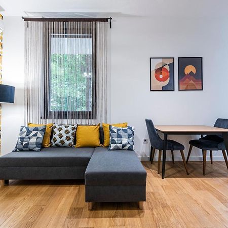 Vertigo Modern Studio-Free Private Parking-Fast Wi-Fi Novi Sad Exterior foto