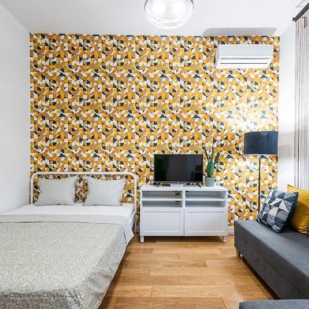 Vertigo Modern Studio-Free Private Parking-Fast Wi-Fi Novi Sad Exterior foto