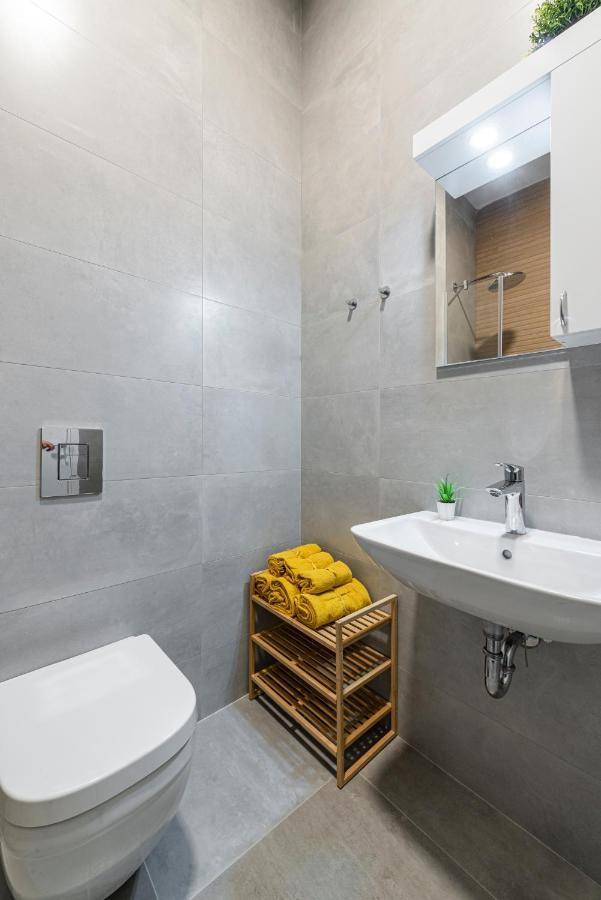 Vertigo Modern Studio-Free Private Parking-Fast Wi-Fi Novi Sad Exterior foto
