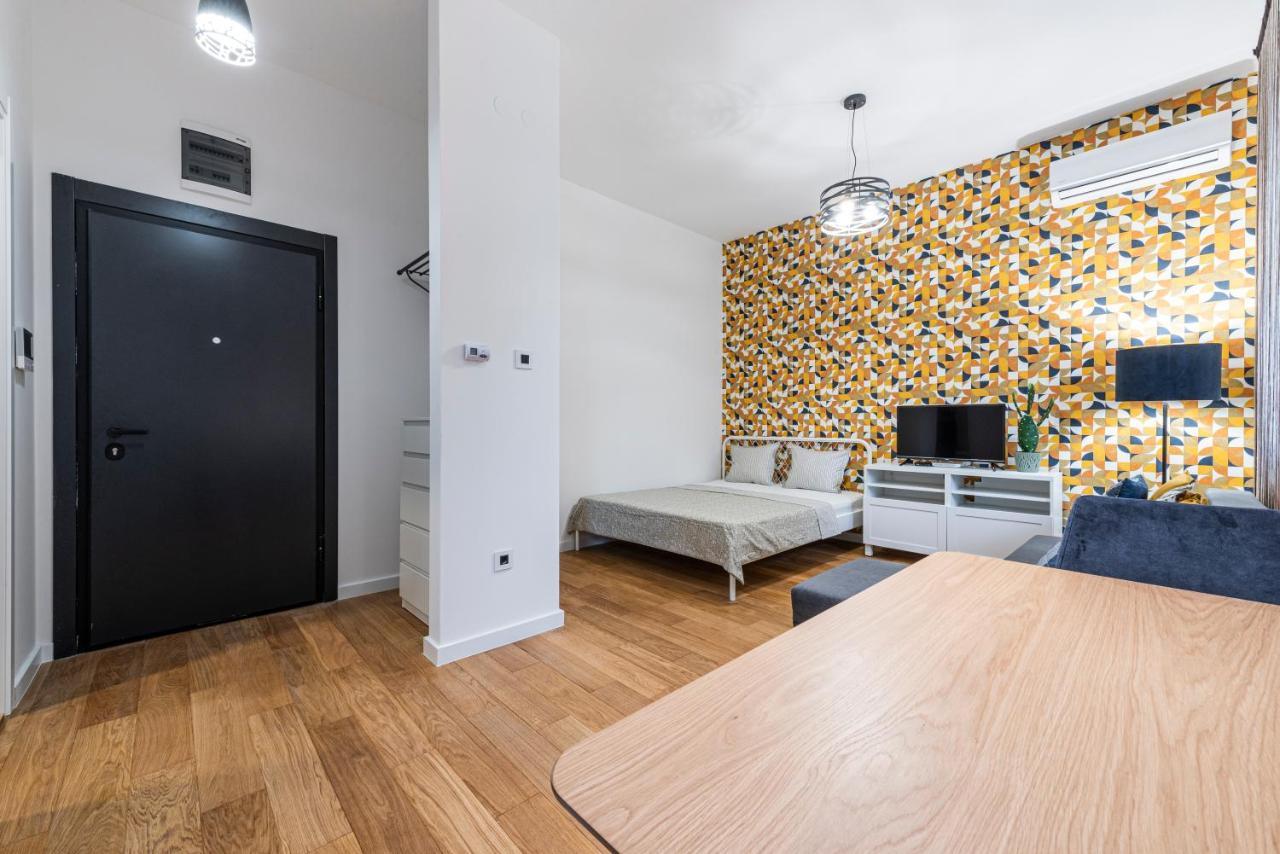 Vertigo Modern Studio-Free Private Parking-Fast Wi-Fi Novi Sad Exterior foto